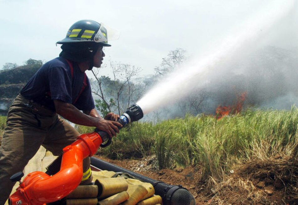Gobierno aprueba aumento general para el Cuerpo de Bomberos de Panamá