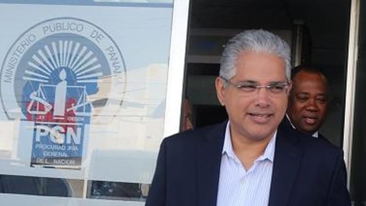 Políticos, los más espiados