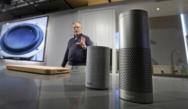 Amazon presenta Echo Plus, una bocina para la casa inteligente