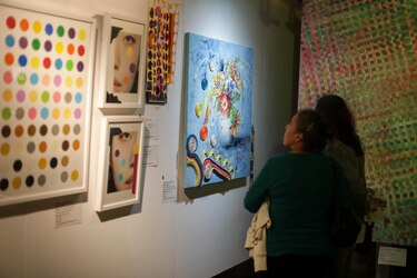 ‘Sentidos’: una exposición inclusiva y sensorial abre sus puertas en la Galería Juan Manuel Cedeño