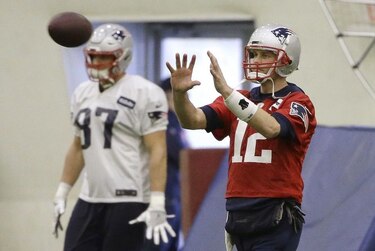 Brady intenta ser el único jugador con seis títulos de la NFL