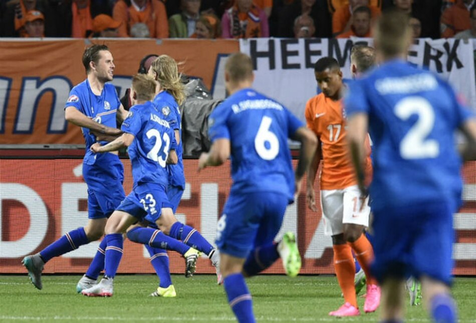 Holanda cae ante Islandia y peligra su clasificación a la Eurocopa 2016