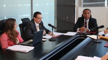 Retoman discusión del proyecto de ley que reorganiza las notarías