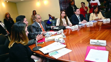 Instan a la Asamblea a investigar denuncias de Díaz