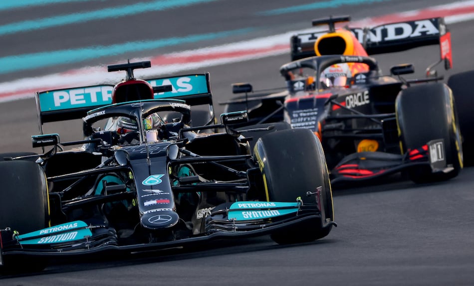Hamilton supera a Verstappen en los terceros ensayos libres