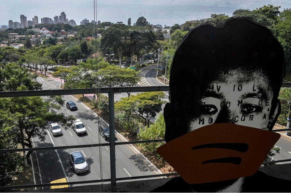 Gobernador de Sao Paulo prolonga cuarentena, desafiando a Bolsonaro