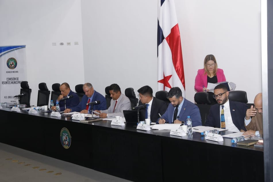 Avanza el proyecto de ley de Neftalí Zamora que crea el proceso de transición en junta comunales