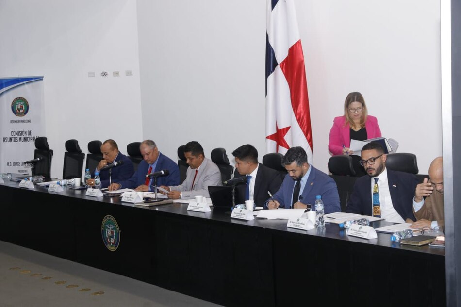 Avanza el proyecto de ley de Neftalí Zamora que crea el proceso de transición en junta comunales