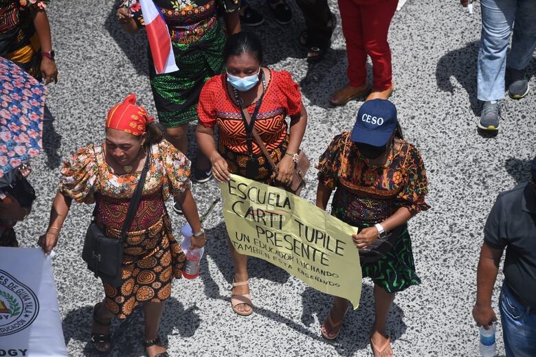 Nueva jornada de manifestaciones y cierres en varios puntos del país; docentes se concentran en la Contraloría