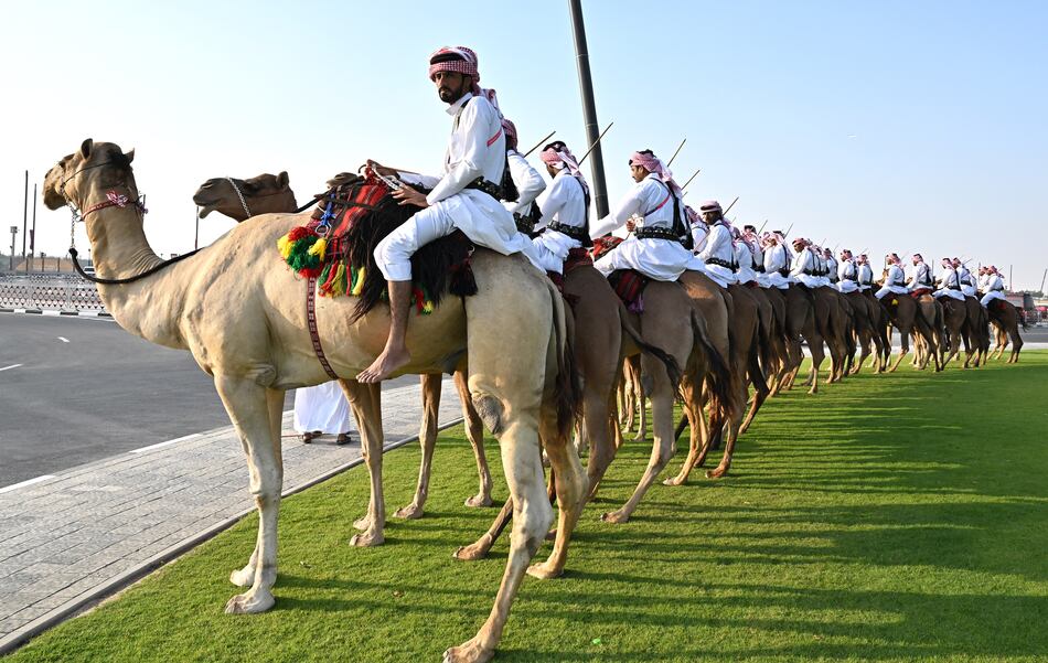 El color de una inauguración, camellos y goles de un capitán