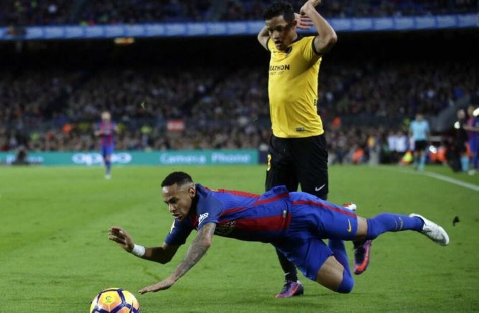 Barcelona tropieza ante el Málaga