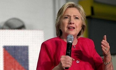 Piratas cibernéticos atacaron campaña de Clinton