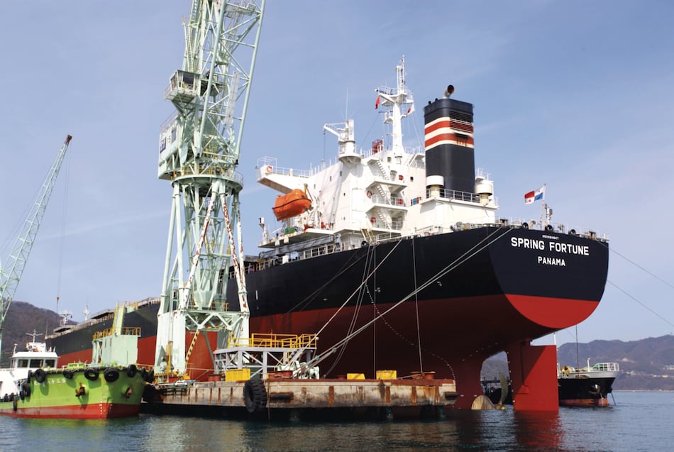 Panamá navega a perder el primer puesto en el registro de buques