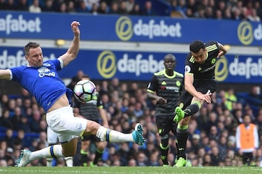 Chelsea consolida su liderato y Tottenham se mantiene cerca