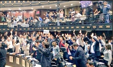 Video: Parlamento de Venezuela aprueba ley de amnistía para presos políticos