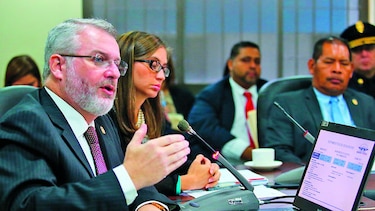 ‘Redes criminales siguen operando en las cárceles’