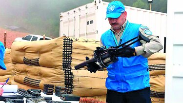 Colombia recibe armas de las FARC