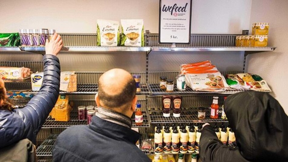 Un supermercado danés se especializa en comida vencida para luchar contra despilfarro