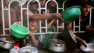 La ONU pide a Israel que permita el acceso de 6,000 camiones de ayuda humanitaria que esperan a entrar en Gaza