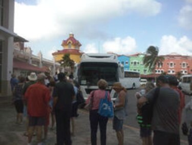 Crucero con 3 mil pasajeros llega a Colón
