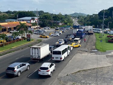 22 horas de la capital a Los Santos; la odisea de viajar al interior del país en medio de la crisis