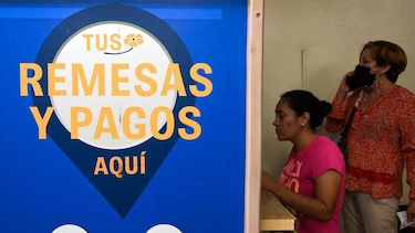 Qué impacto tiene en América Latina el nuevo impuesto a las remesas aprobado en Estados Unidos