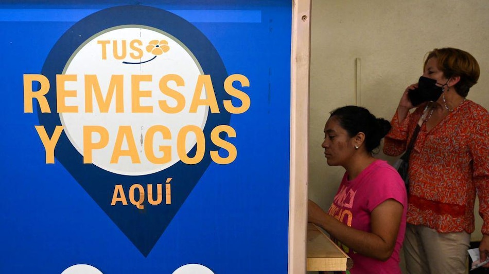 Qué impacto tiene en América Latina el nuevo impuesto a las remesas aprobado en Estados Unidos