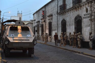 Gobierno decreta Estado de Emergencia para controlar vandalismo y protestas