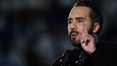 El Salvador aprueba el cambio constitucional impulsado por Bukele para permitir la cadena perpetua