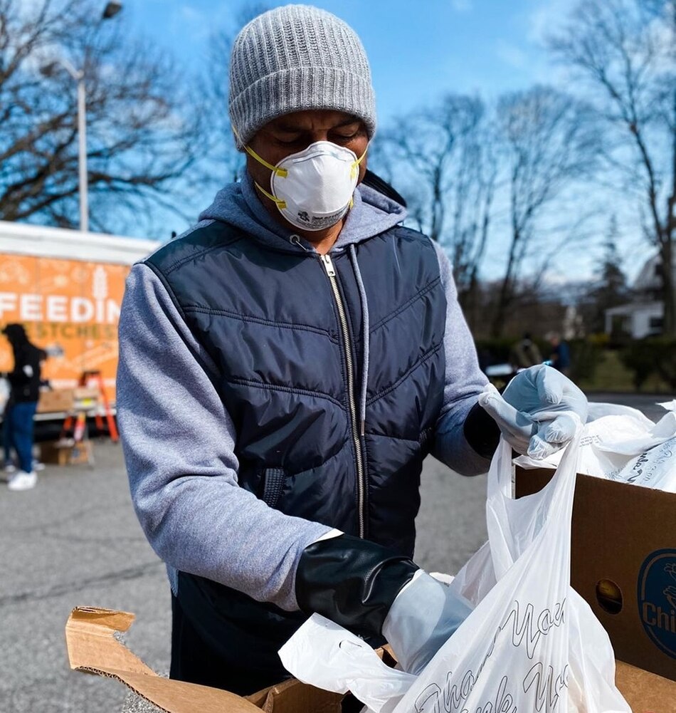 El panameño Mariano Rivera se suma a los voluntarios para ayudar a los afectados por crisis del coronavirus en Nueva York