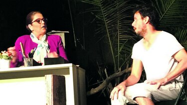 Entre la poesía y el teatro