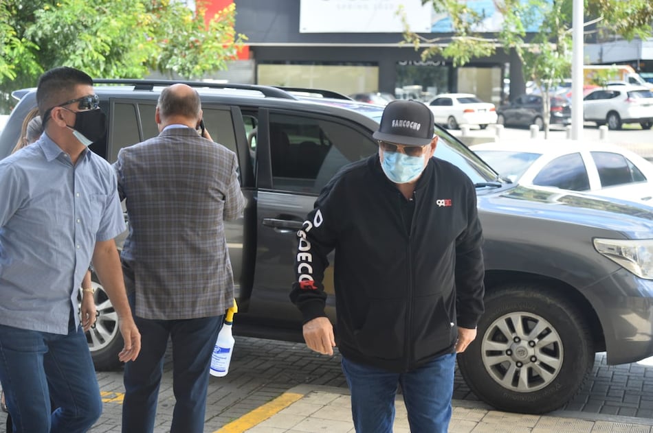 Medicina Legal realiza evaluación médica a Ricardo Martinelli