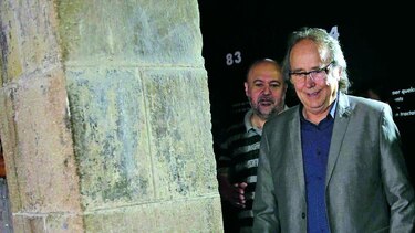 Los 50 años de Serrat en una exposición