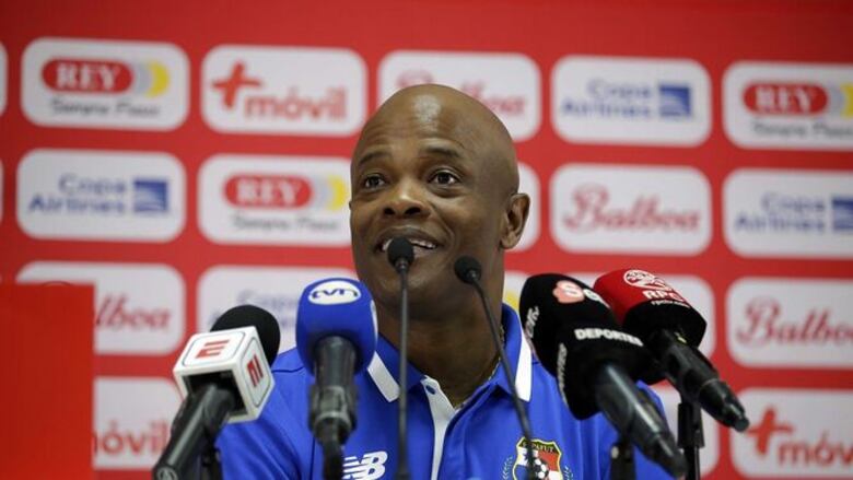 Dely Valdés dijo sentir pena por lo que pasó frente a El Salvador