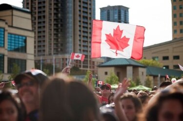 Canadá anuncia que recibirá 300 mil inmigrantes anualmente a partir del año 2017 para mejorar su economía