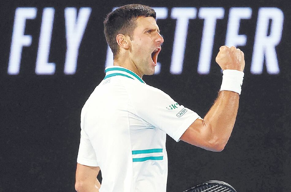 Novak Djokovic consigue aplazar su expulsión de Australia