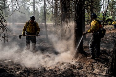 Gran incendio forestal crece en Estados Unidos y obliga a nuevas evacuaciones