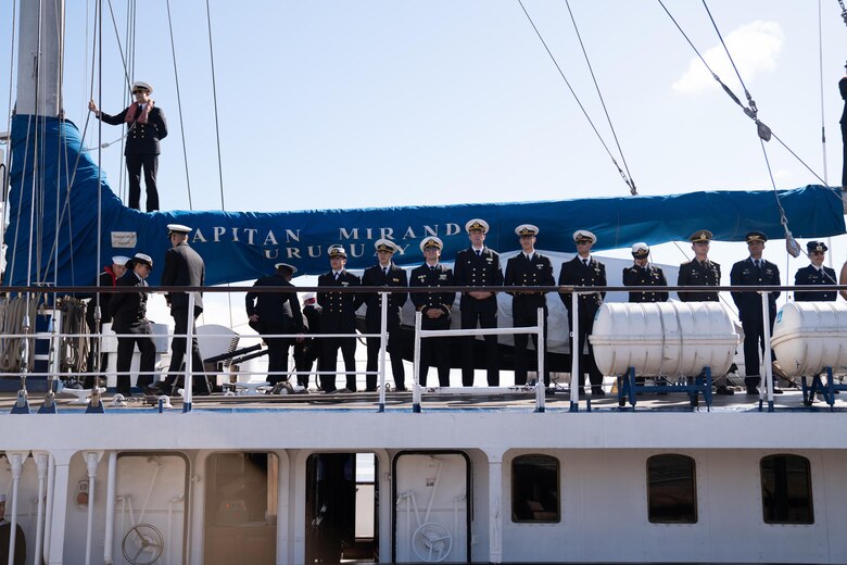 El buque escuela uruguayo Capitán Miranda zarpa a un viaje que tocará puertos de 11 países