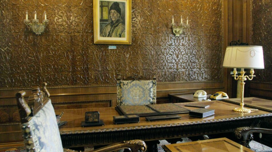 Abren al público casa del dictador Nicolae Ceausescu