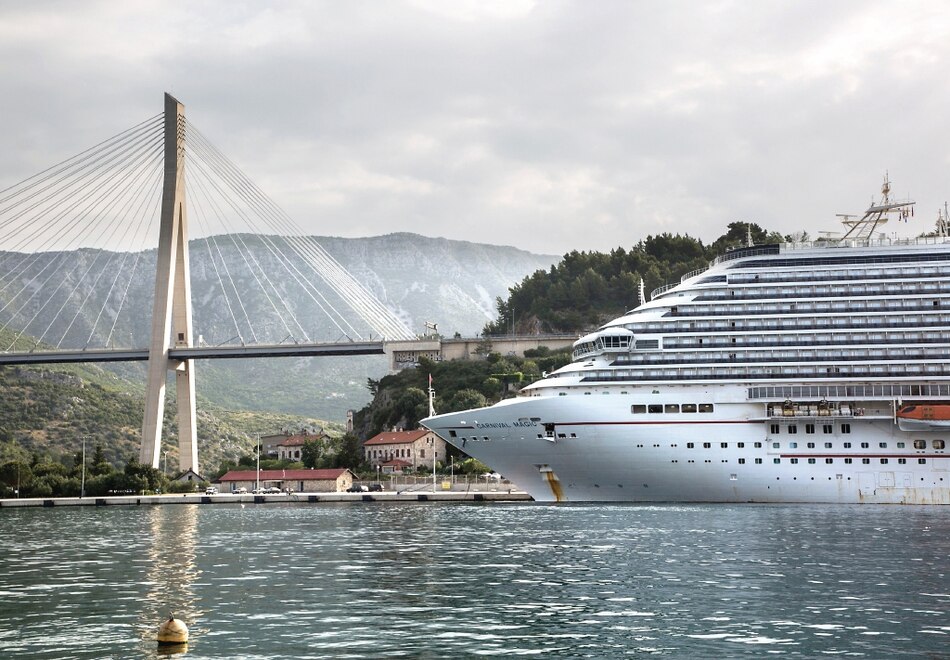 Centros para el Control y la Prevención de Enfermedades recomiendan evitar los viajes en cruceros pese a la vacunación
