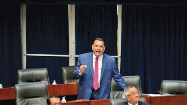 Corte dice que no ve delito en ‘camarón legislativo’ de Ayala