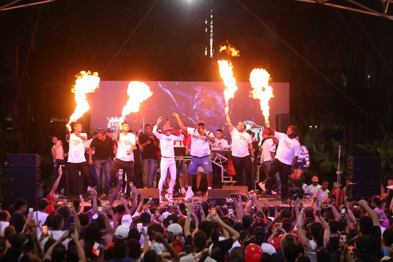 Atheyna Bylon regresó triunfante y celebró con todo el país