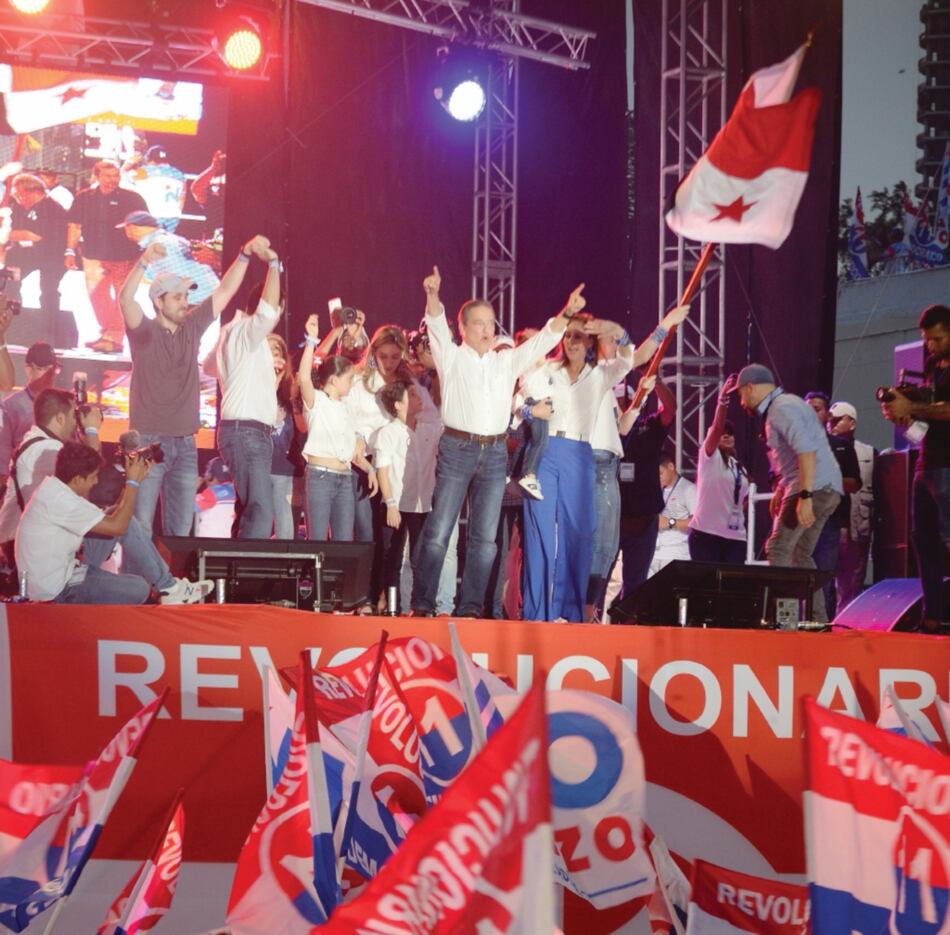 Empresa amiga del PRD acumula contratos