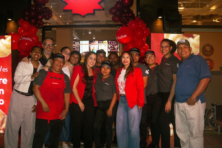 Tim Hortons celebra la apertura de su tercera sucursal en Vía España, Panamá