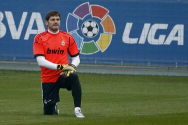 Xavi considera 'injusto' el trato a Iker Casillas