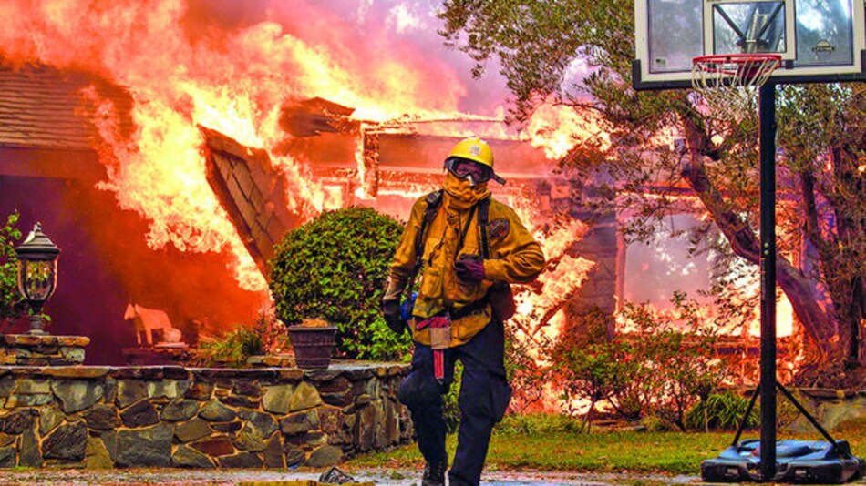Incendios arrasan región en California