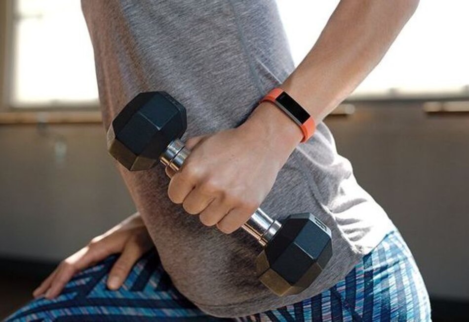 El 'smartwatch' de Fitbit enfrenta más problemas antes del debut