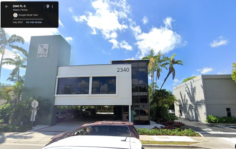 Meduca, laptops y contradicciones: luces y sombras de una compra directa de $241.7 millones