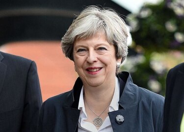 May enfrenta nuevas tensiones con su partido Conservador
