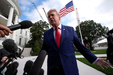 Trump defiende el alivio a las sanciones a Rusia para poner fin a la guerra en Ucrania